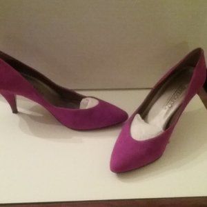 Bandolino Fushia Suede Pump